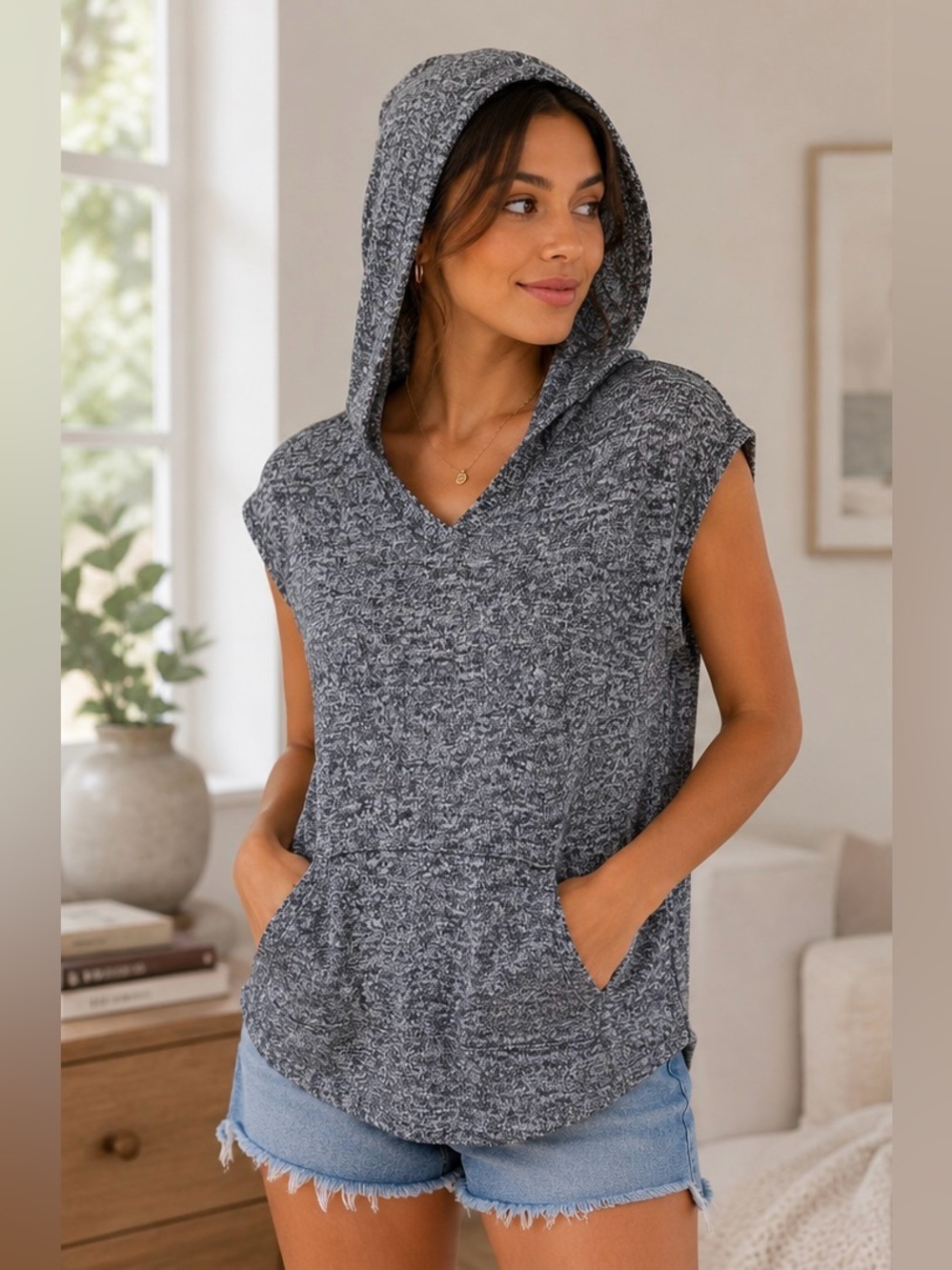 Danskin charcoal grey sleeveless Hooded Pullover - size Large women’s